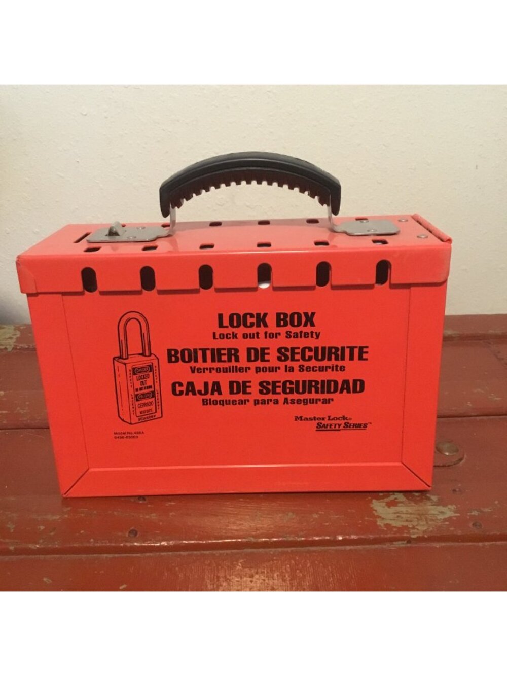 Lock Box Master Lock Safety Series Model #498A 12 Padlocks with LOCKOUT TOGGLES